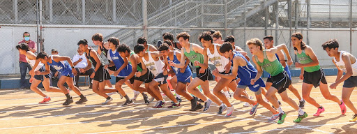 The boys getting ready to run. 