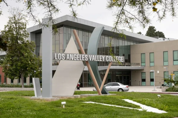 LAVC administration and career center on campus