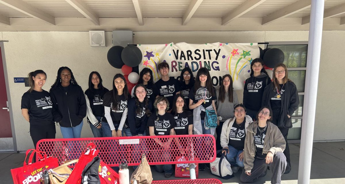 Putting the LIT in Literary: Huskies Go Head-On in Battle of the Books